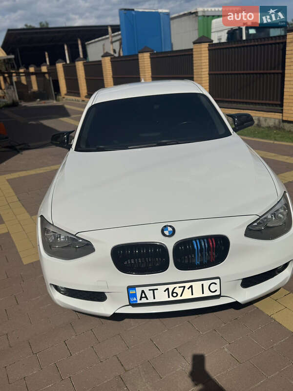 Хэтчбек BMW 1 Series 2012 в 
