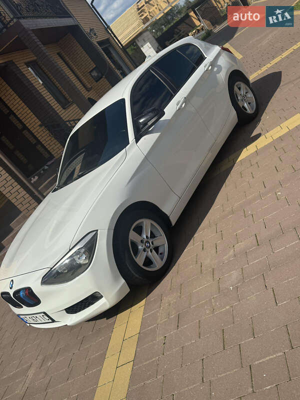 Хэтчбек BMW 1 Series 2012 в Перегинском