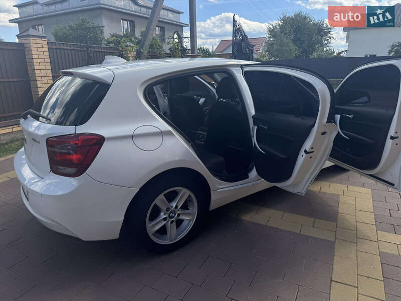 Хэтчбек BMW 1 Series 2012 в Перегинском