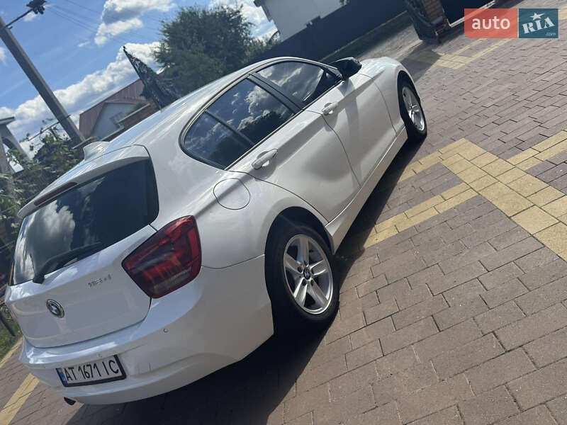 Хэтчбек BMW 1 Series 2012 в Перегинском