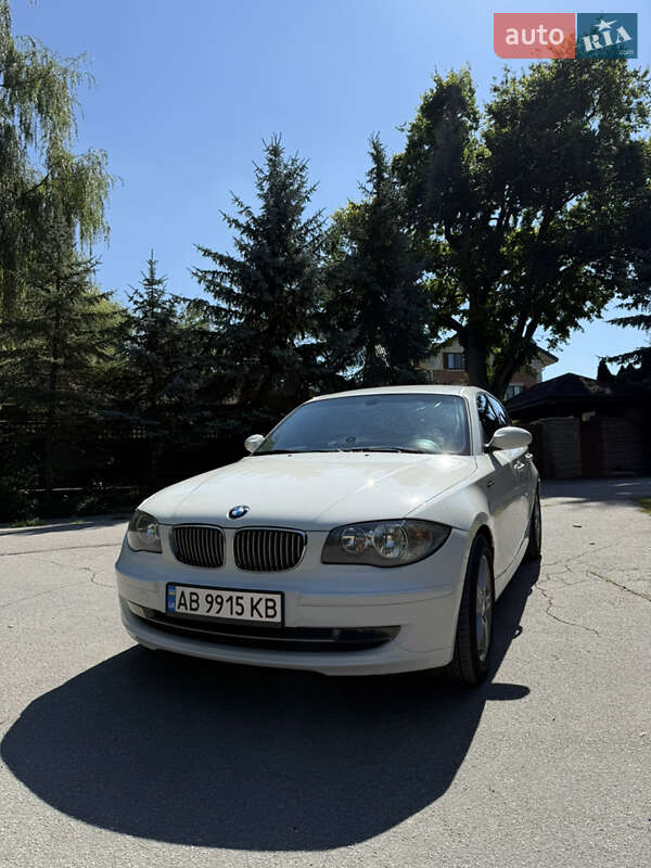 Хетчбек BMW 1 Series 2009 в Немирові