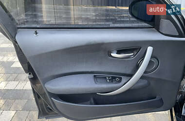 Хетчбек BMW 1 Series 2005 в 