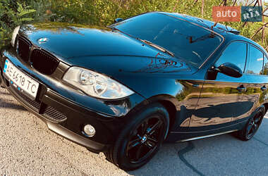 Хэтчбек BMW 1 Series 2006 в Запорожье