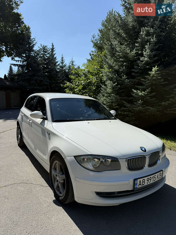 Хетчбек BMW 1 Series 2009 в Немирові