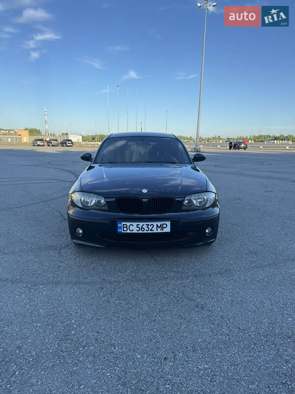 Хэтчбек BMW 1 Series 2006 в Львове