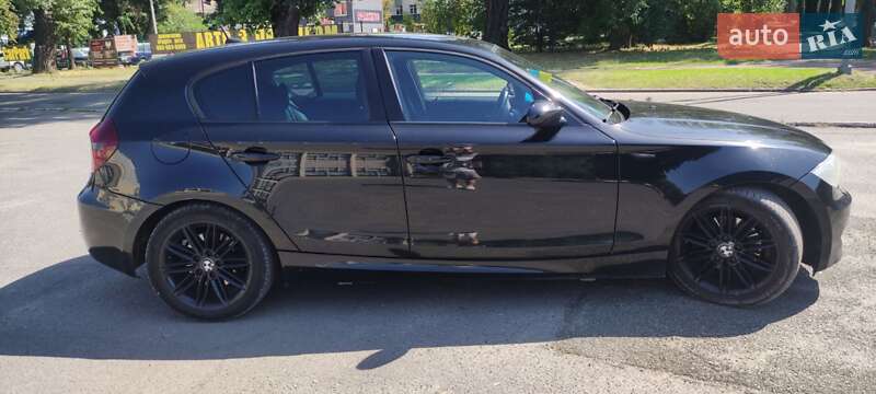 Хэтчбек BMW 1 Series 2009 в Каменском