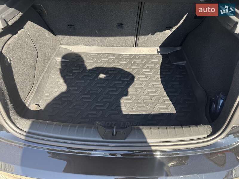 Хетчбек BMW 1 Series 2013 в Києві