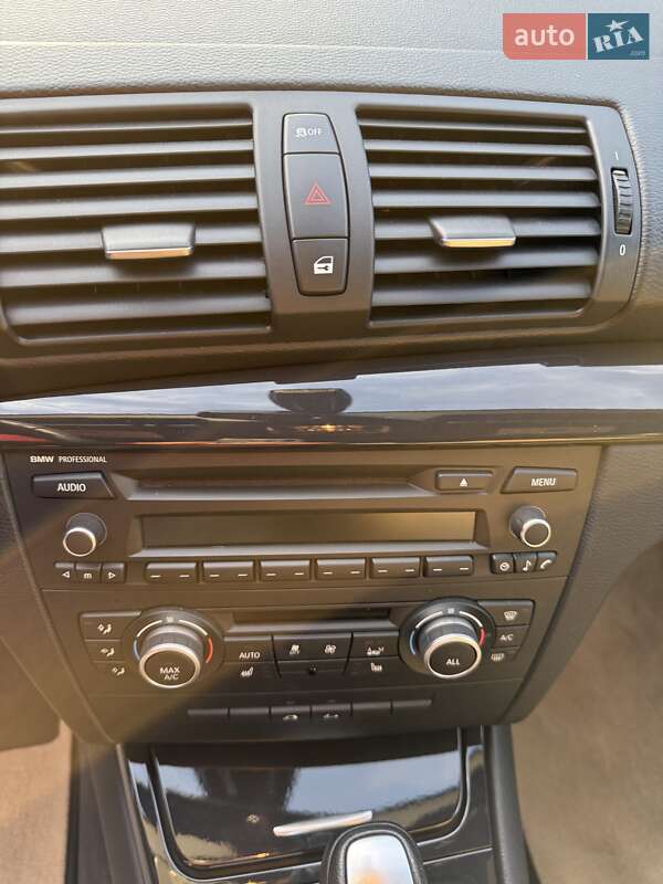 Кабриолет BMW 1 Series 2013 в Киеве фото 26 Кабриолет BMW 1 Series 2013 в Киеве