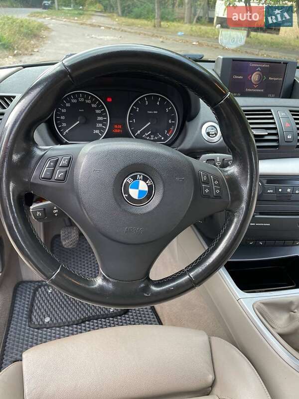 Хэтчбек BMW 1 Series 2005 в Кривом Роге