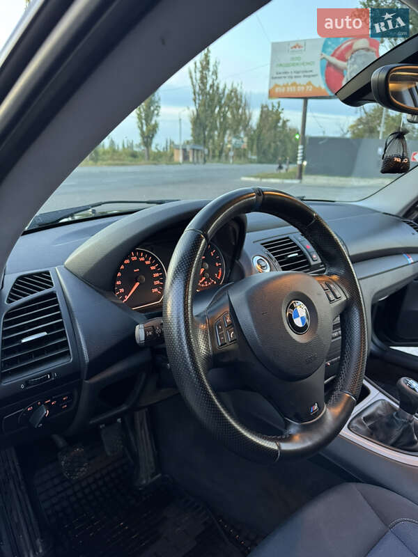 Хэтчбек BMW 1 Series 2007 в Василькове