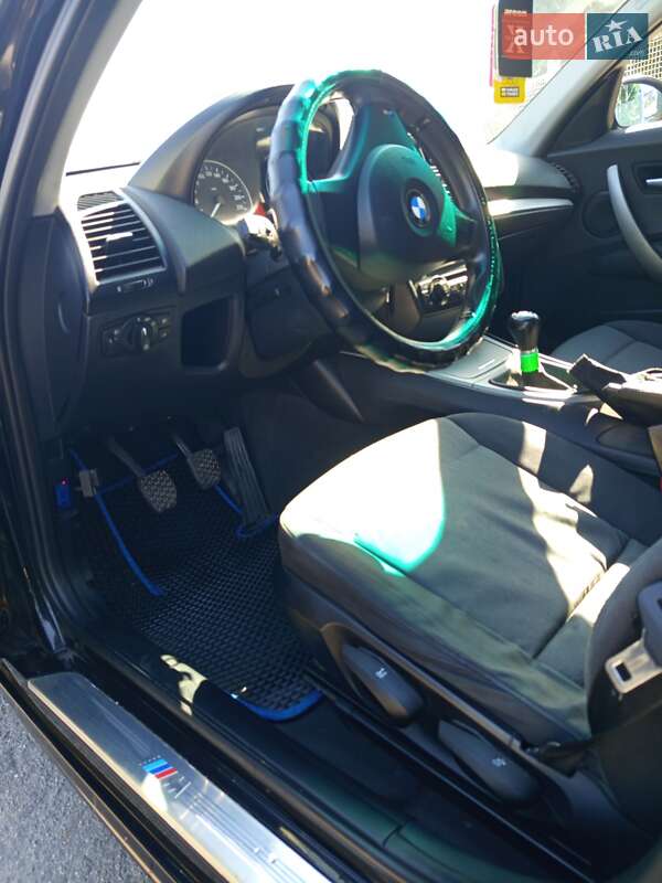 Хетчбек BMW 1 Series 2006 в Жмеринці