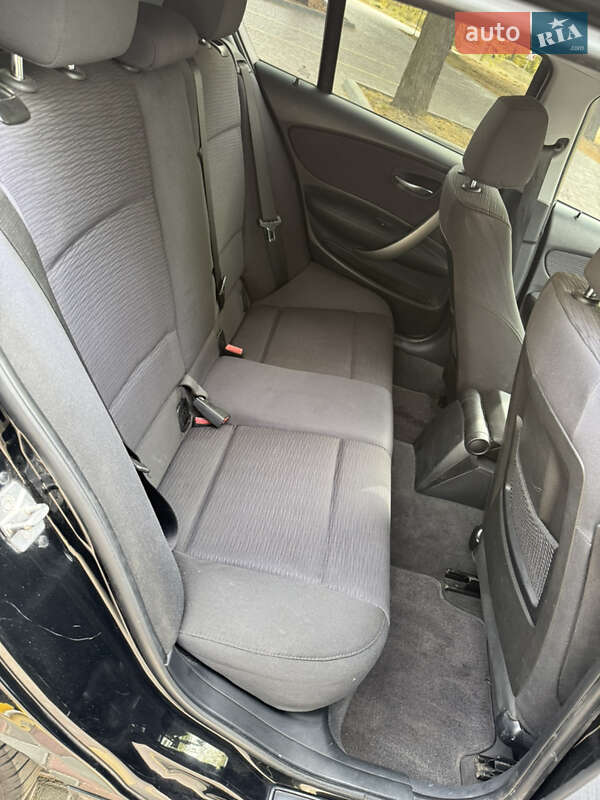 Хэтчбек BMW 1 Series 2010 в Кропивницком фото 14 Хэтчбек BMW 1 Series 2010 в Кропивницком