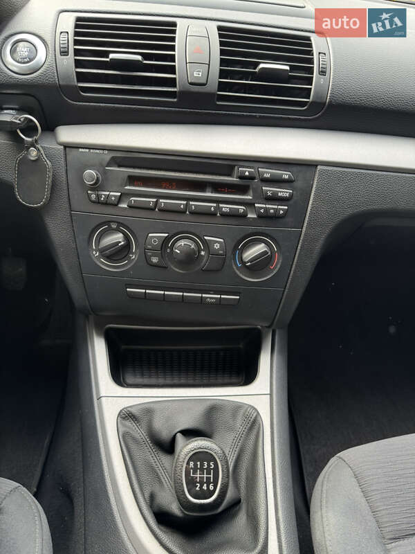 Хэтчбек BMW 1 Series 2010 в Кропивницком фото 19 Хэтчбек BMW 1 Series 2010 в Кропивницком