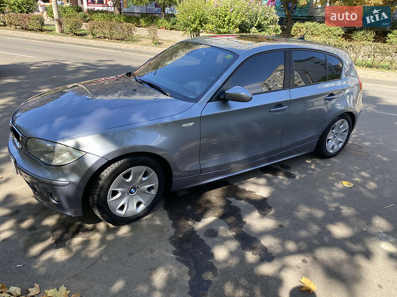 Хэтчбек BMW 1 Series 2006 в Одессе