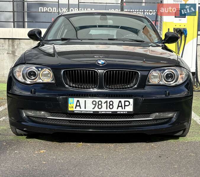 Хэтчбек BMW 1 Series 2011 в 