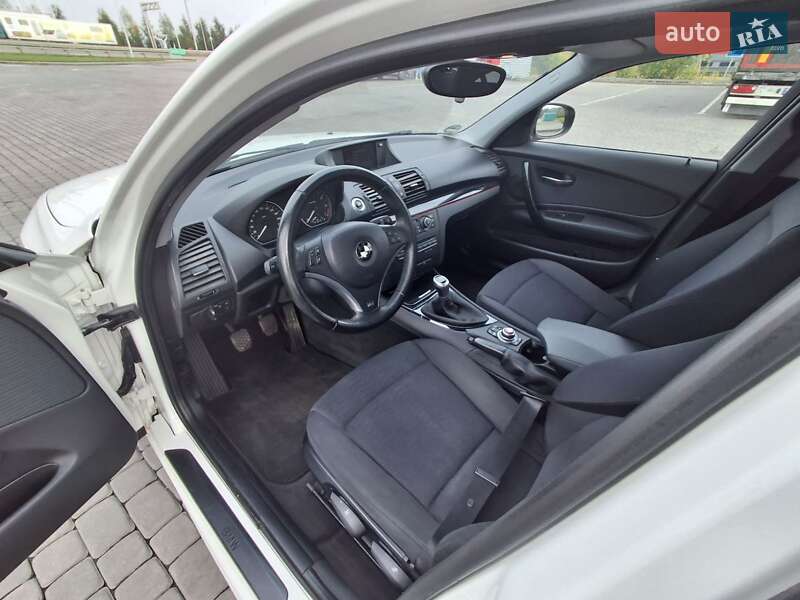 Хэтчбек BMW 1 Series 2010 в Ровно
