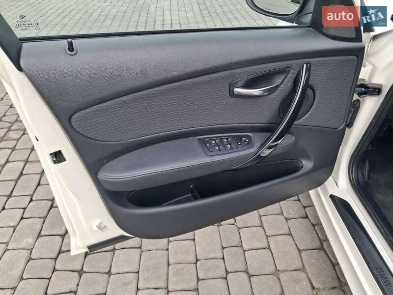 Хэтчбек BMW 1 Series 2010 в Ровно