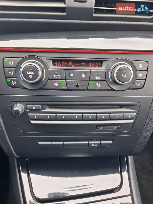 Хэтчбек BMW 1 Series 2010 в Ровно