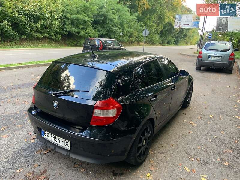 Хэтчбек BMW 1 Series 2005 в Винниках