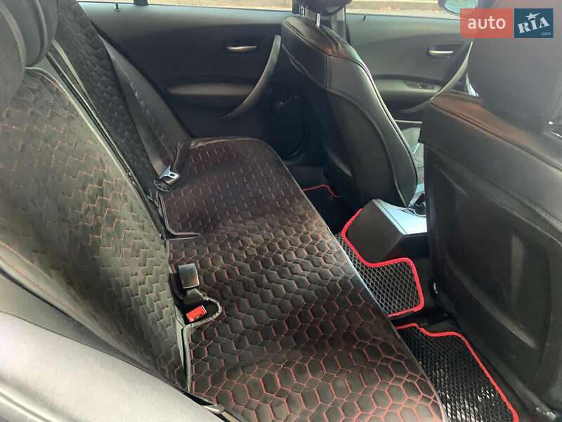 Хэтчбек BMW 1 Series 2005 в Винниках