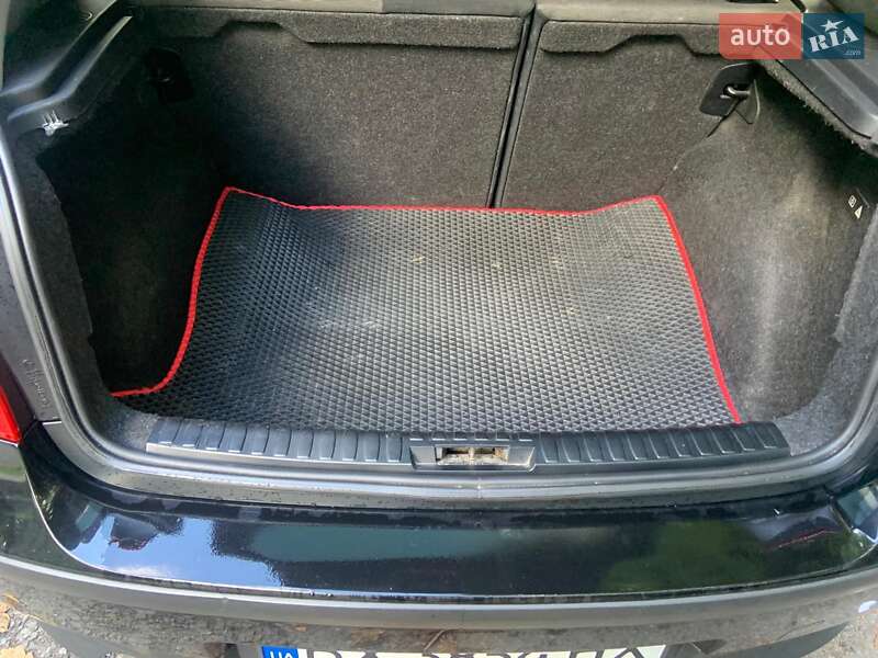 Хэтчбек BMW 1 Series 2005 в Винниках