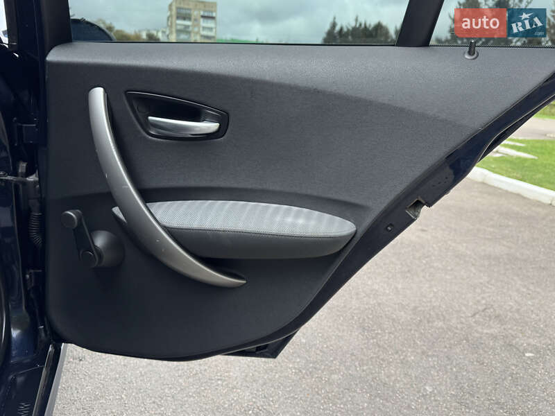 Хетчбек BMW 1 Series 2006 в Рівному фото 39 Хетчбек BMW 1 Series 2006 в Рівному