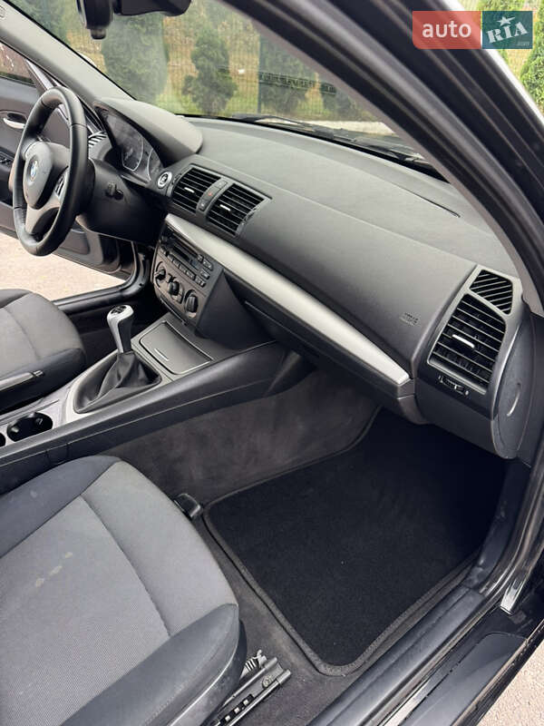 Хэтчбек BMW 1 Series 2005 в Ровно