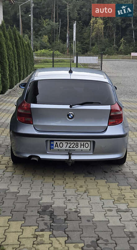Хэтчбек BMW 1 Series 2009 в Мукачево