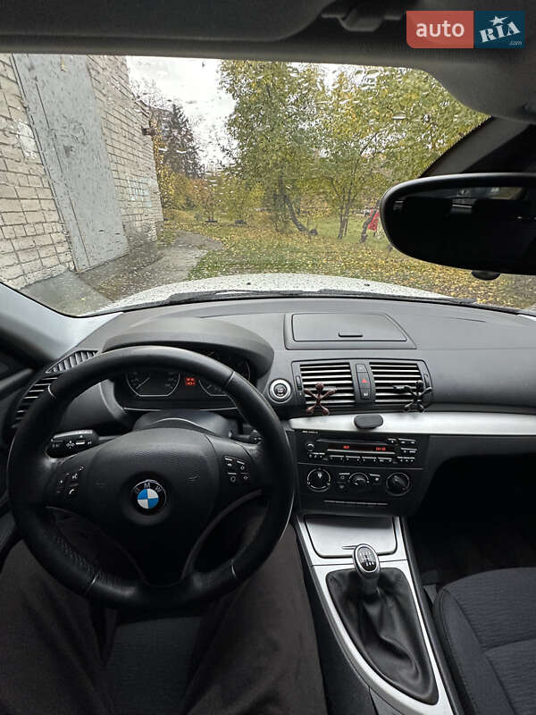 Хетчбек BMW 1 Series 2010 в Золотоноші фото 17 Хетчбек BMW 1 Series 2010 в Золотоноші