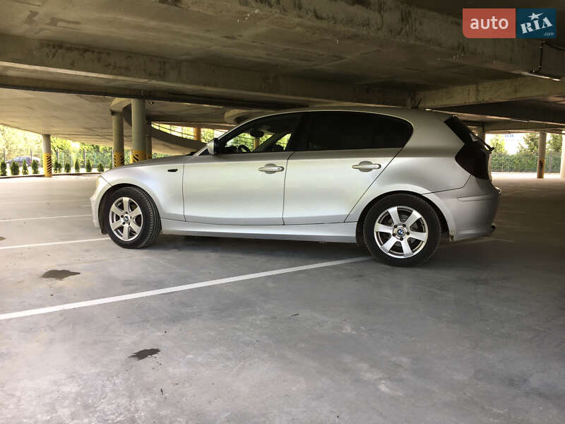 Хэтчбек BMW 1 Series 2009 в Ужгороде фото Хэтчбек BMW 1 Series 2009 в Ужгороде