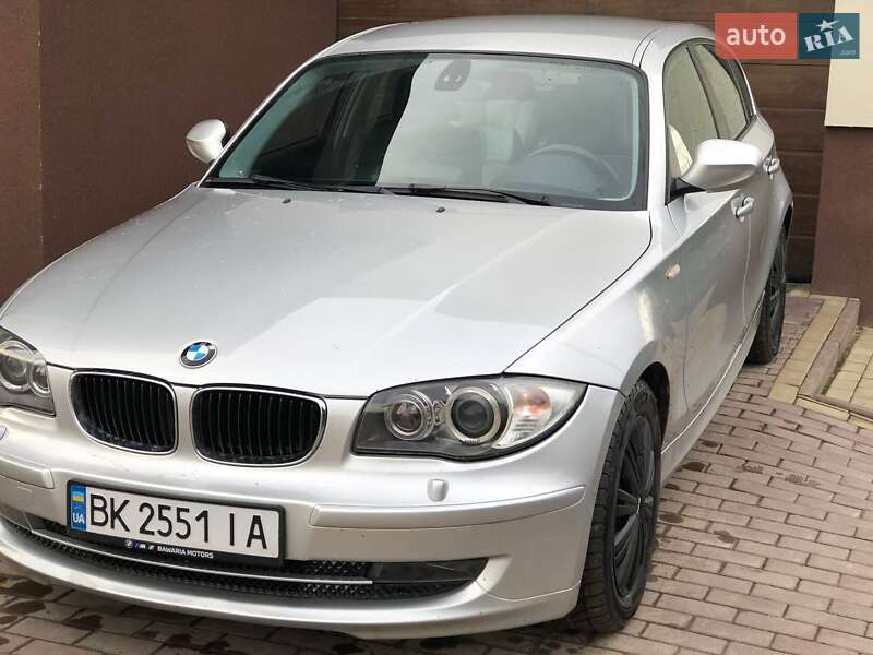 Хэтчбек BMW 1 Series 2010 в Луцке