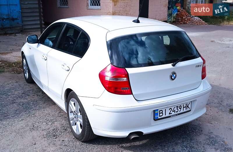 Хэтчбек BMW 1 Series 2009 в Лубнах