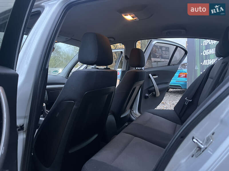 Хэтчбек BMW 1 Series 2005 в Харькове