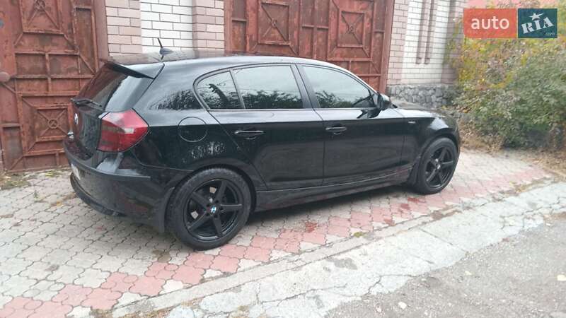 Хэтчбек BMW 1 Series 2010 в Днепре