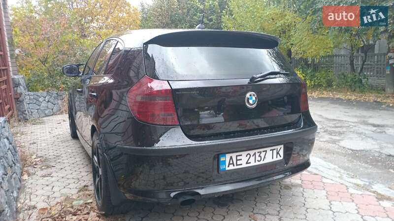 Хэтчбек BMW 1 Series 2010 в Днепре