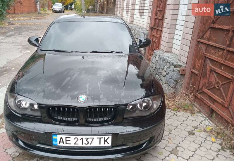 Хэтчбек BMW 1 Series 2010 в Днепре