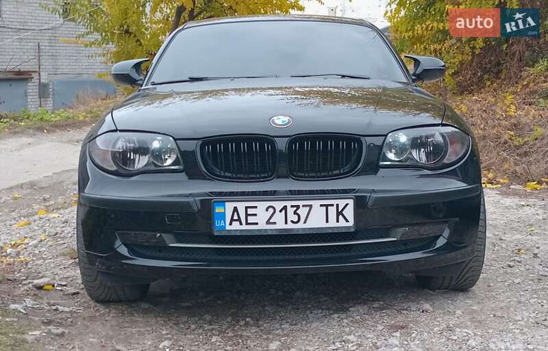 Хэтчбек BMW 1 Series 2010 в Днепре