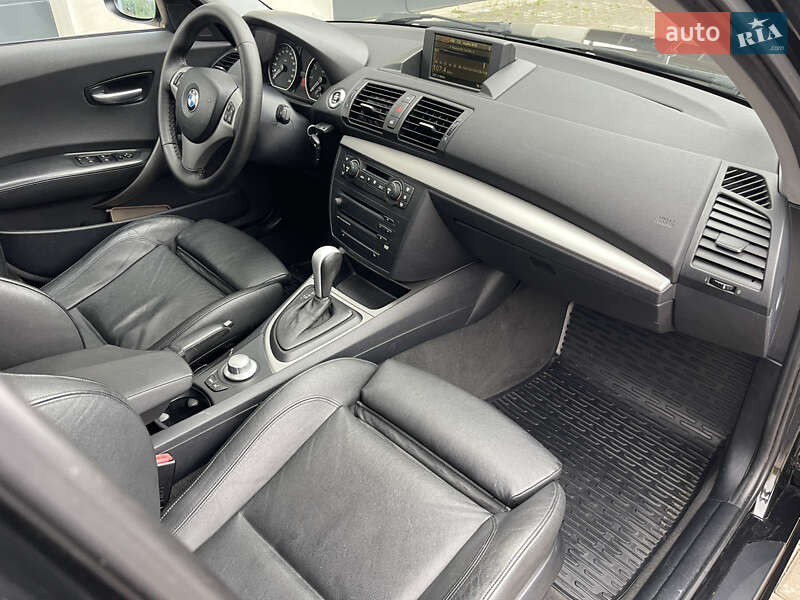 Хэтчбек BMW 1 Series 2006 в Киеве