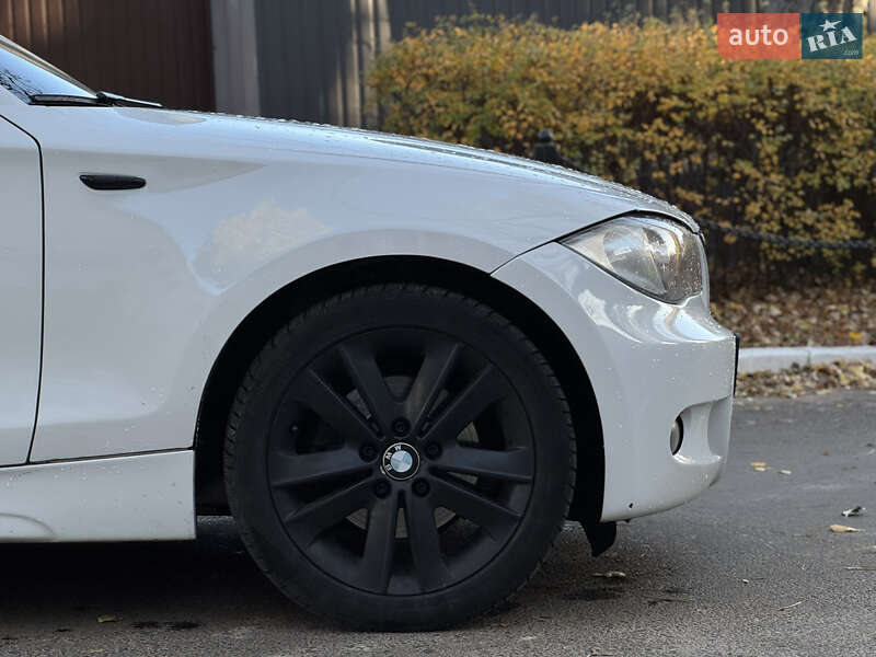 Хэтчбек BMW 1 Series 2008 в Киеве