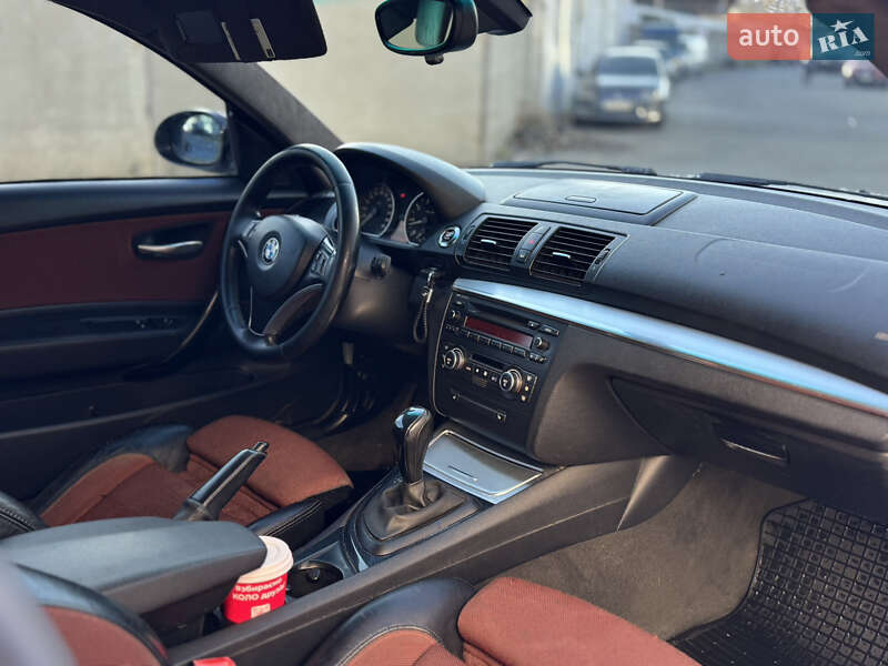 Хэтчбек BMW 1 Series 2008 в Киеве