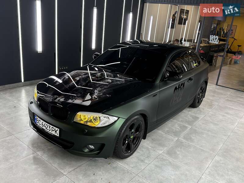 Купе BMW 1 Series 2012 в Киеве