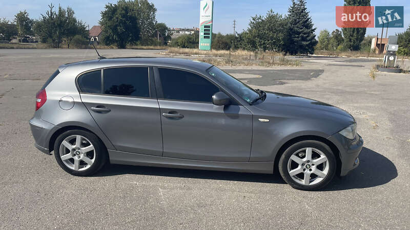 Хэтчбек BMW 1 Series 2010 в Лубнах