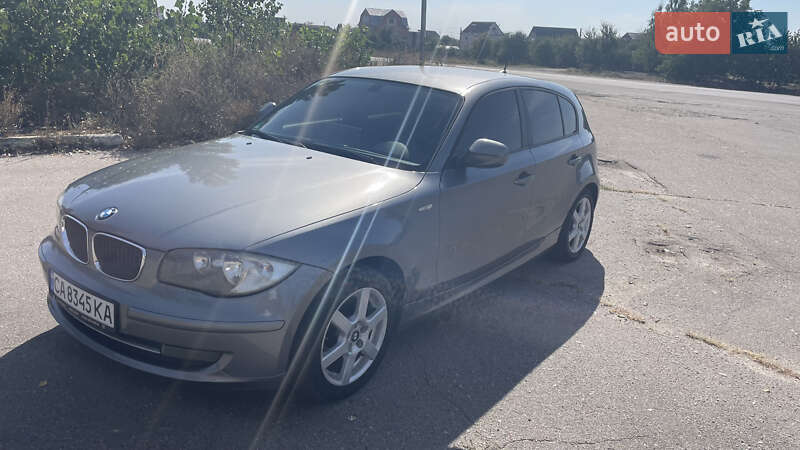 Хэтчбек BMW 1 Series 2010 в Лубнах