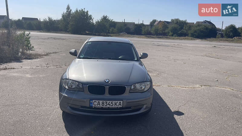 Хэтчбек BMW 1 Series 2010 в Лубнах