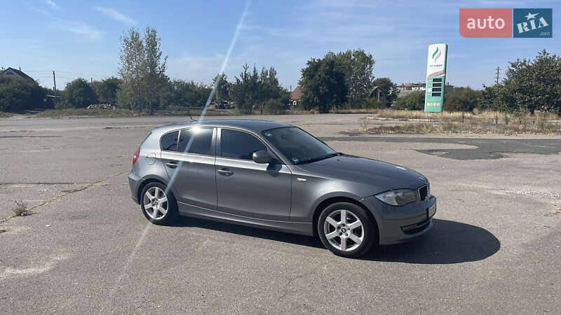 Хэтчбек BMW 1 Series 2010 в Лубнах