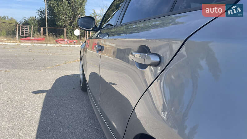 Хэтчбек BMW 1 Series 2010 в Лубнах