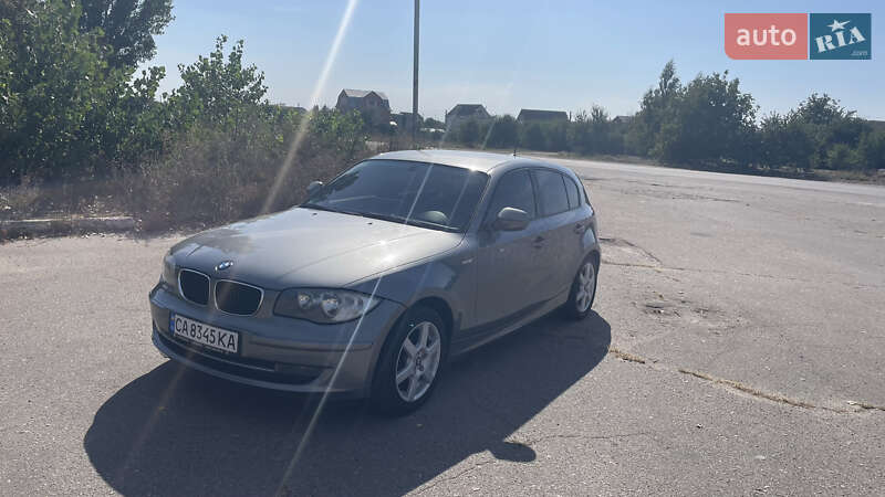 Хэтчбек BMW 1 Series 2010 в Лубнах