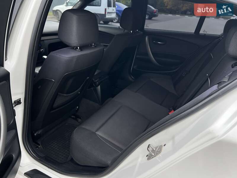 Хэтчбек BMW 1 Series 2010 в Богуславе фото 50 Хэтчбек BMW 1 Series 2010 в Богуславе