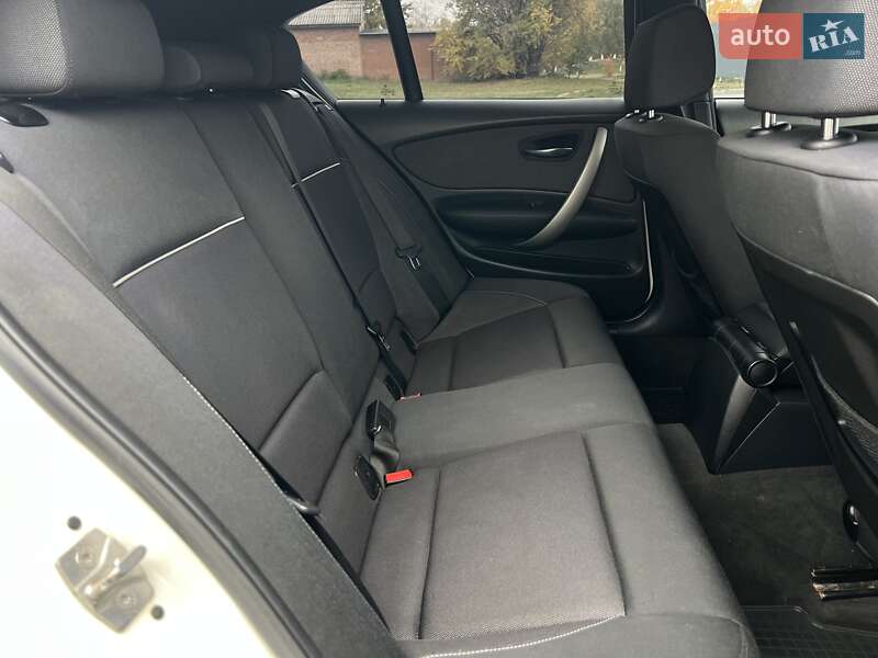 Хэтчбек BMW 1 Series 2010 в Богуславе фото 58 Хэтчбек BMW 1 Series 2010 в Богуславе