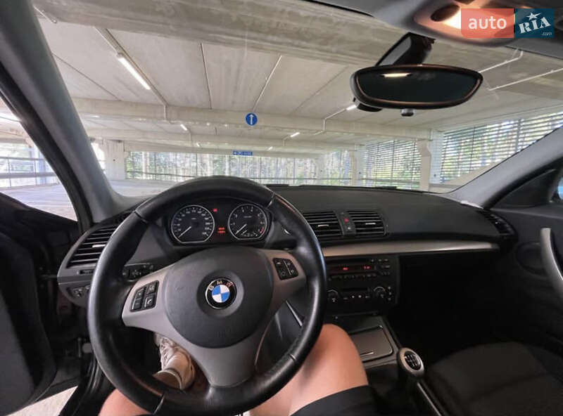 Хэтчбек BMW 1 Series 2006 в Киеве